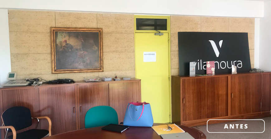 Stand de vendas de imobiliária em Vilamoura antes de ser remodelado